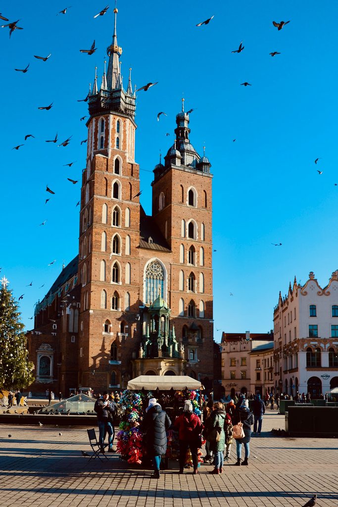 Krakkó főtere a Mária-templommal
