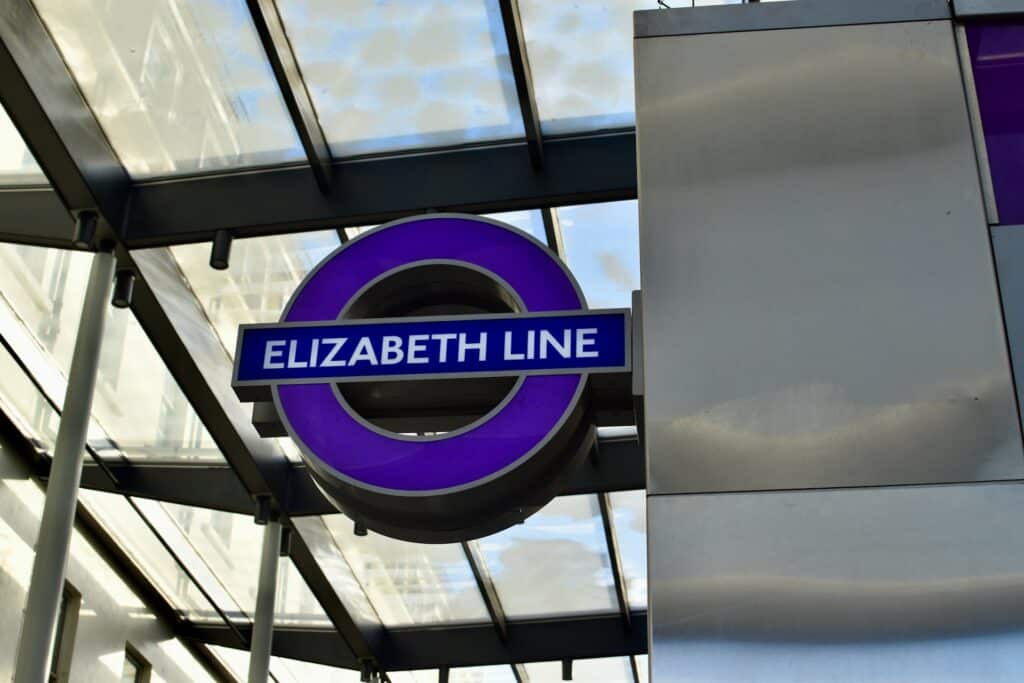 London elizabeth line vasùt